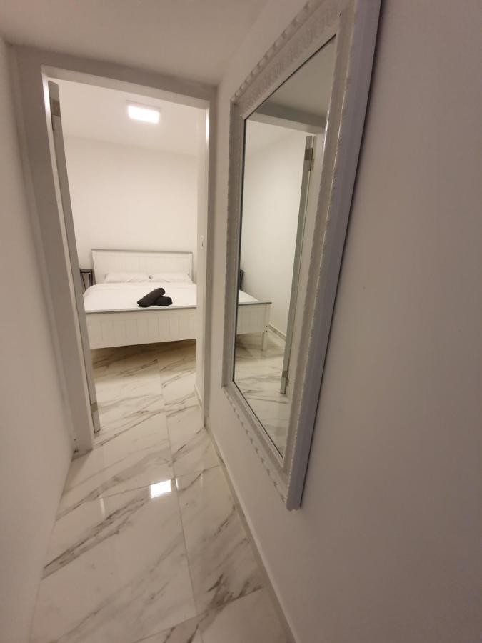 Suiteyarin Eilat Close To The Beach Екстер'єр фото
